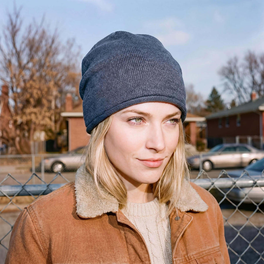 blau (female-model)