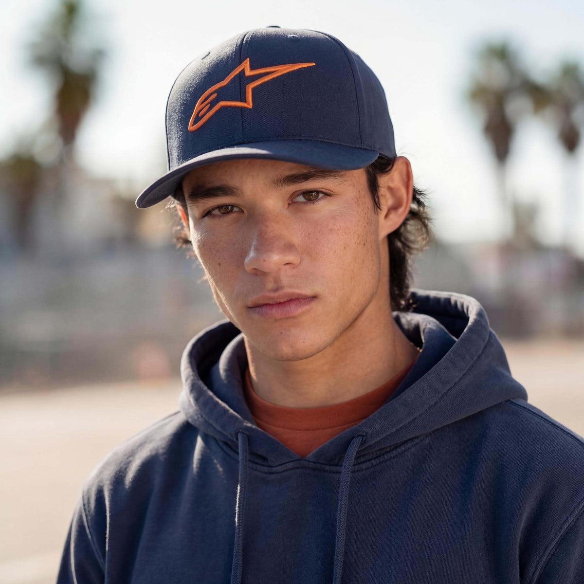 dunkelblau (male-model Carl Sanchez)