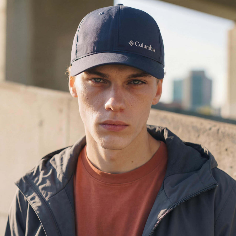 dunkelblau (male-model Pete Delorette)