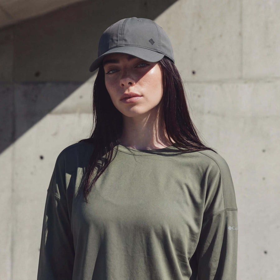 dunkelgrau (female-model Ricci Amber)