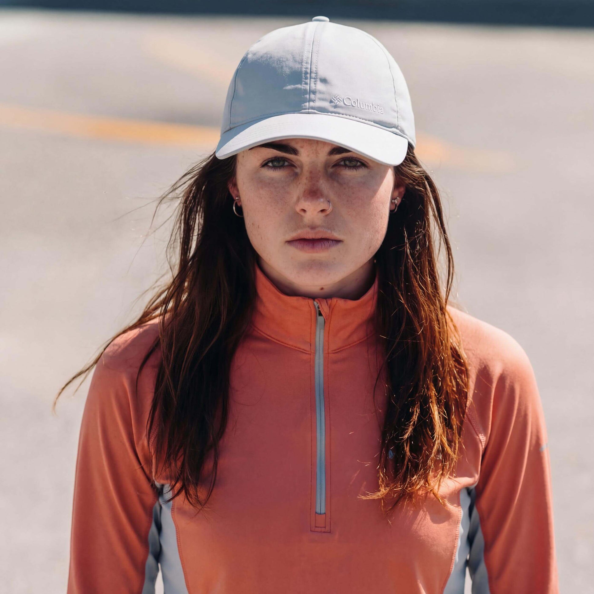 hellgrau (female-model Monique Iverson)