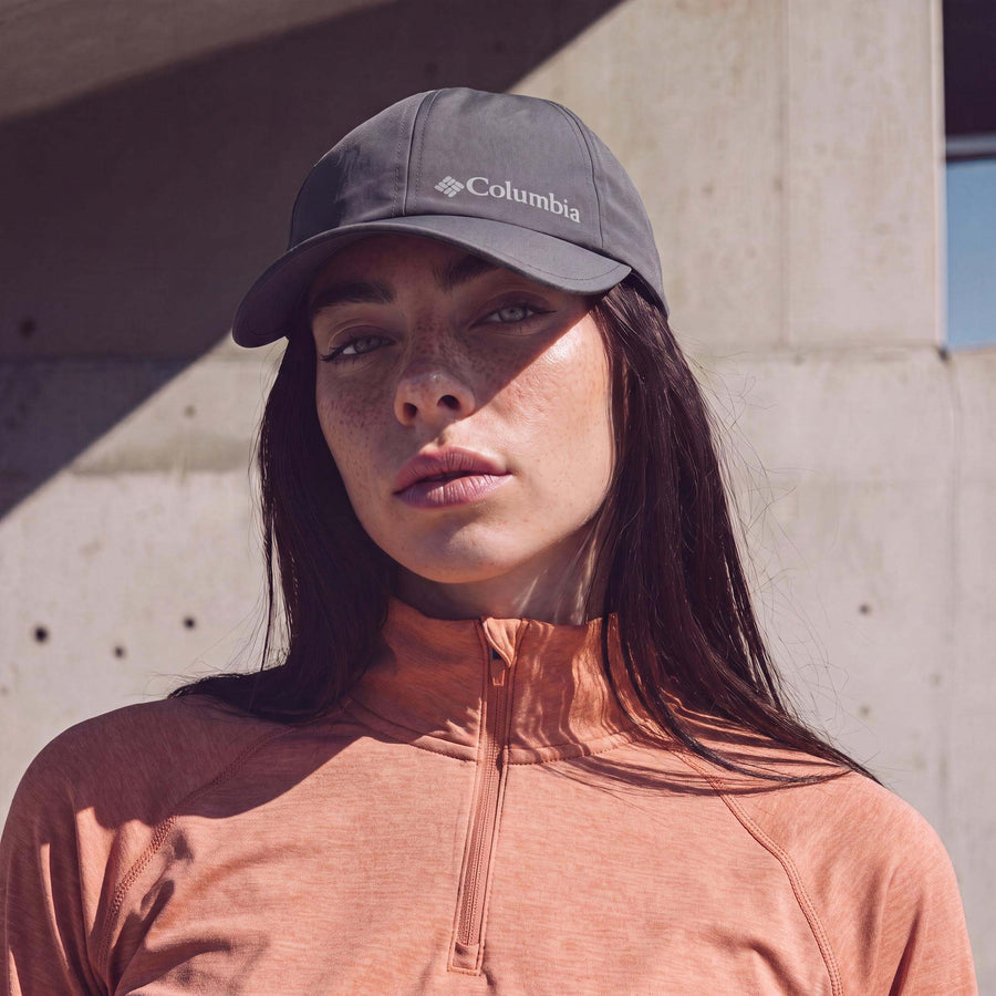 grau (female-model Nicole Capman)
