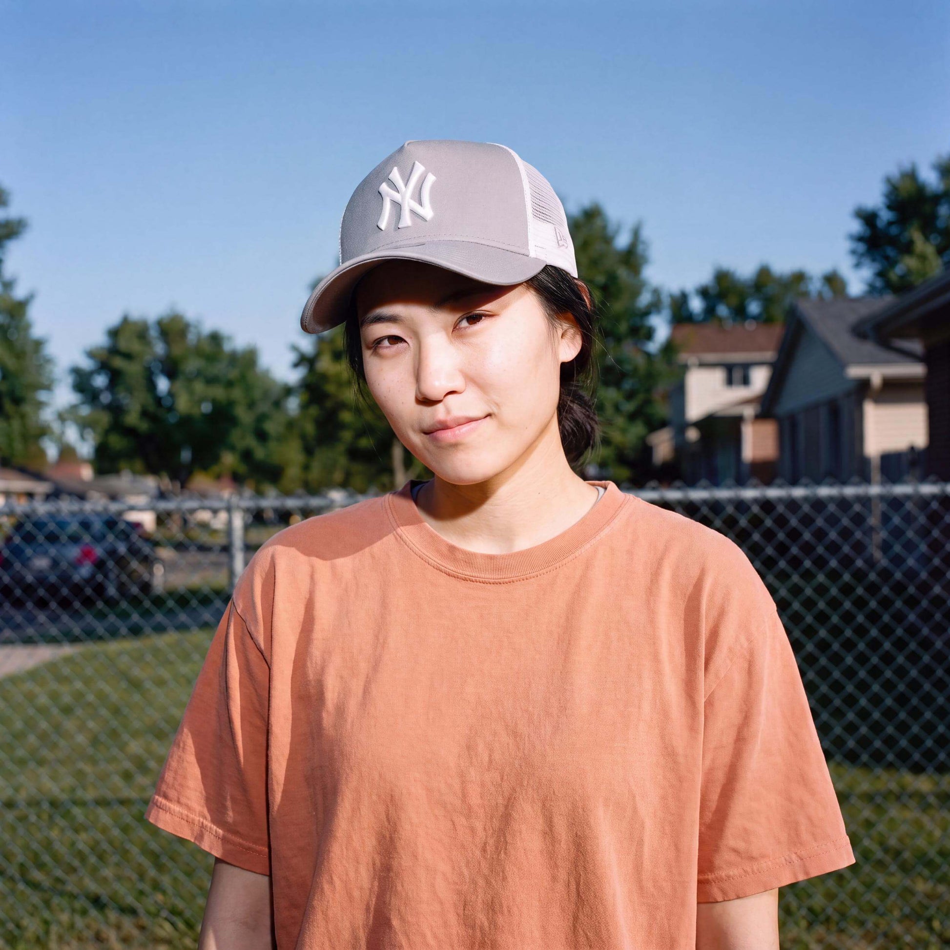 grau (female-model)
