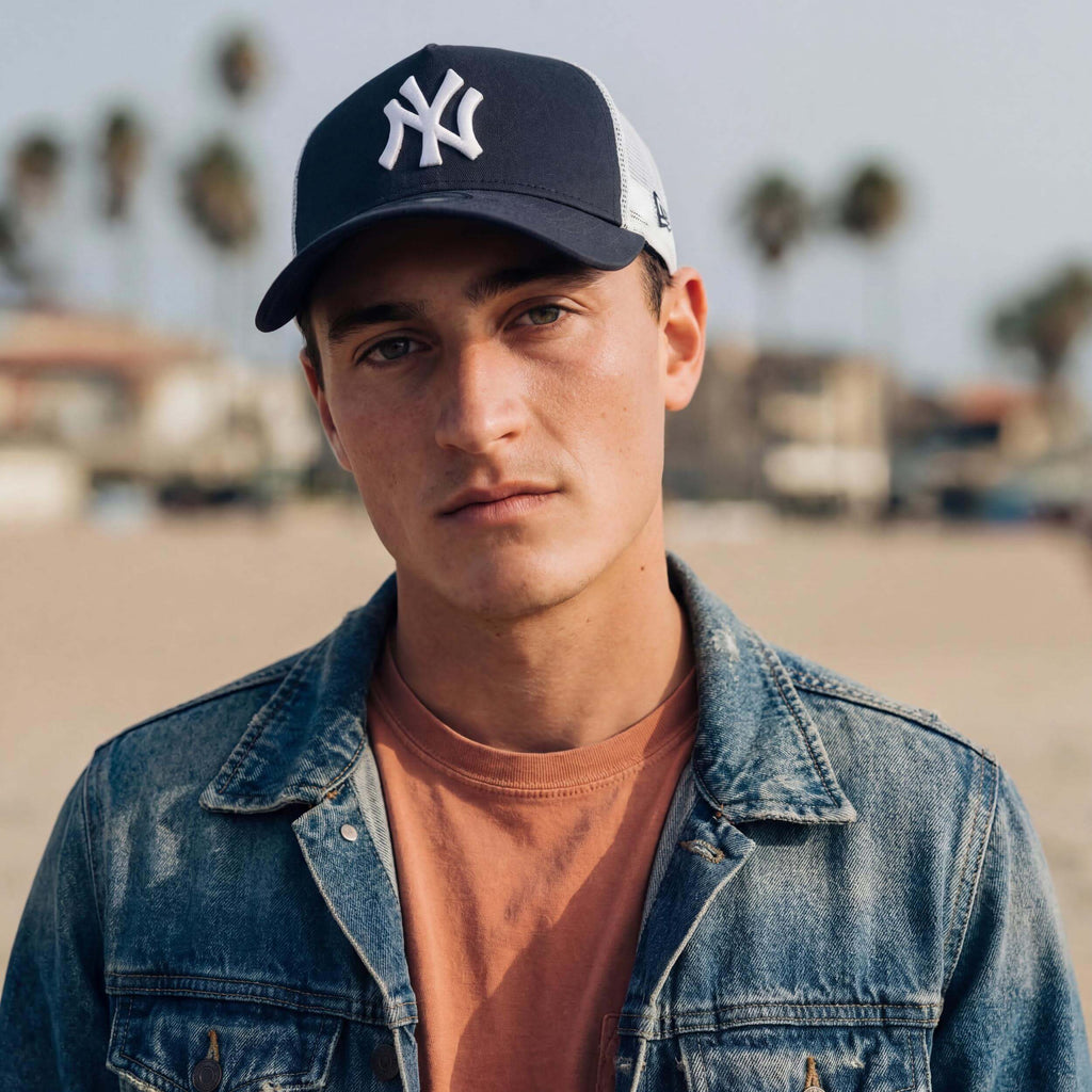 dunkelblau (male-model James Lavender)