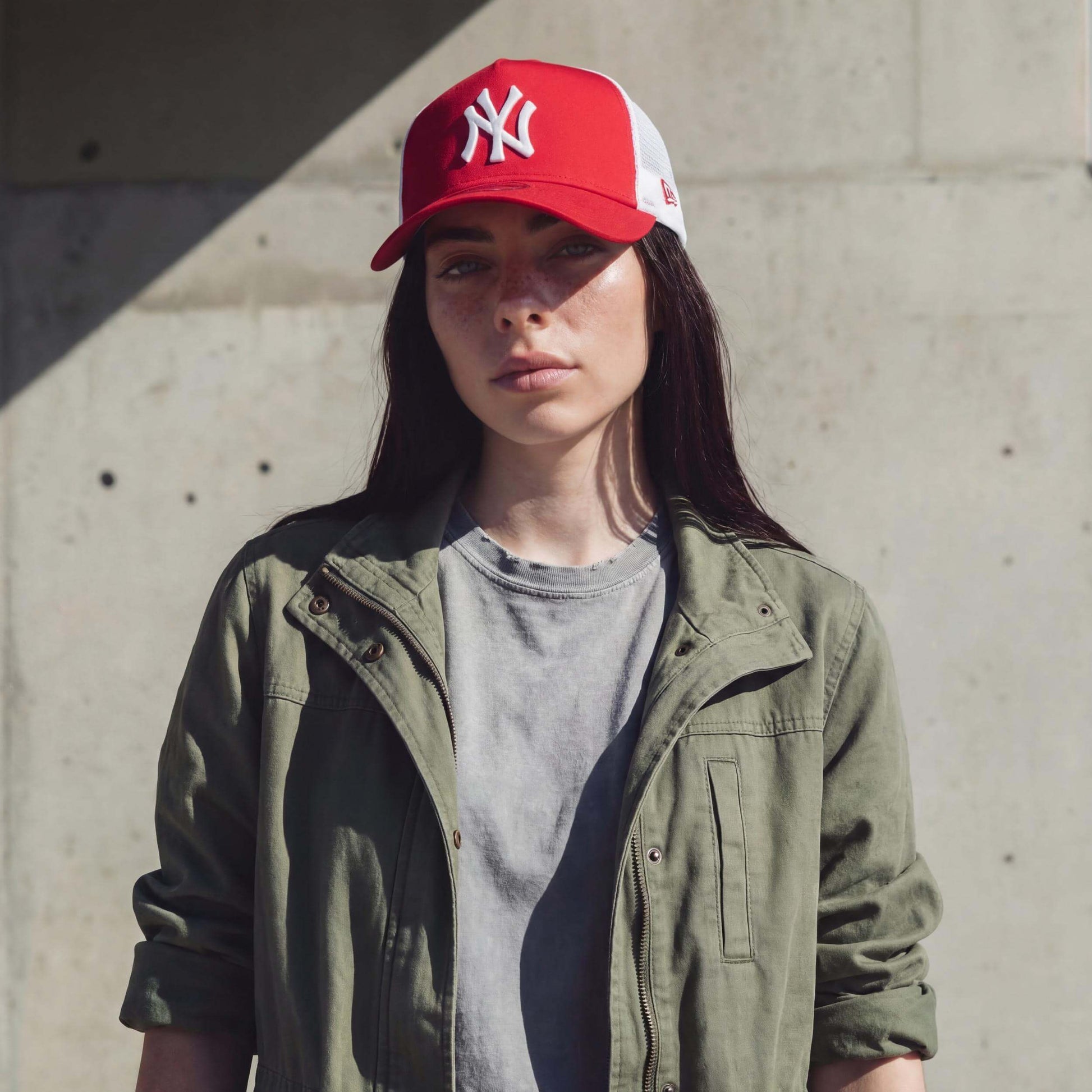 rot (female-model Monique Iverson)