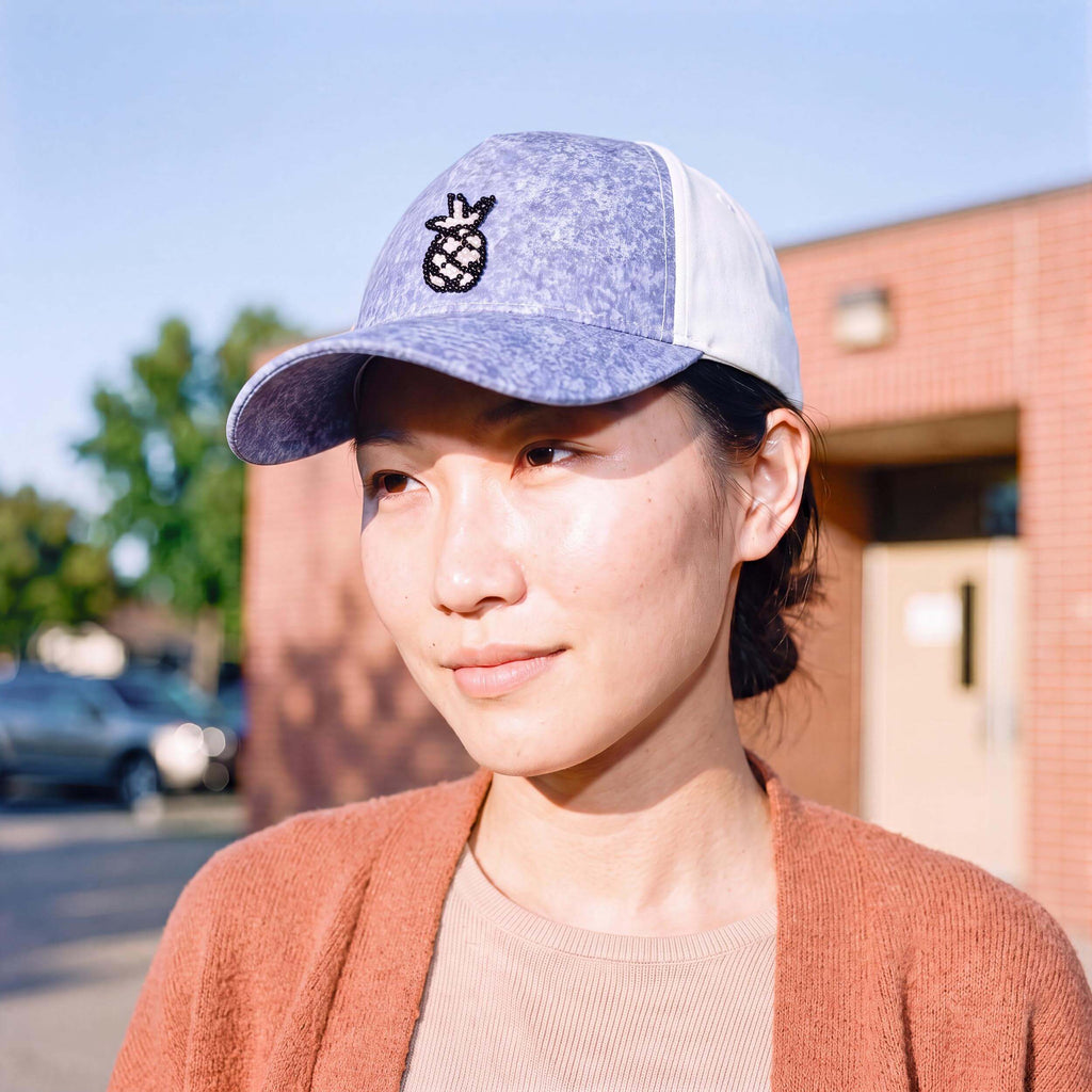 blau (female-model)