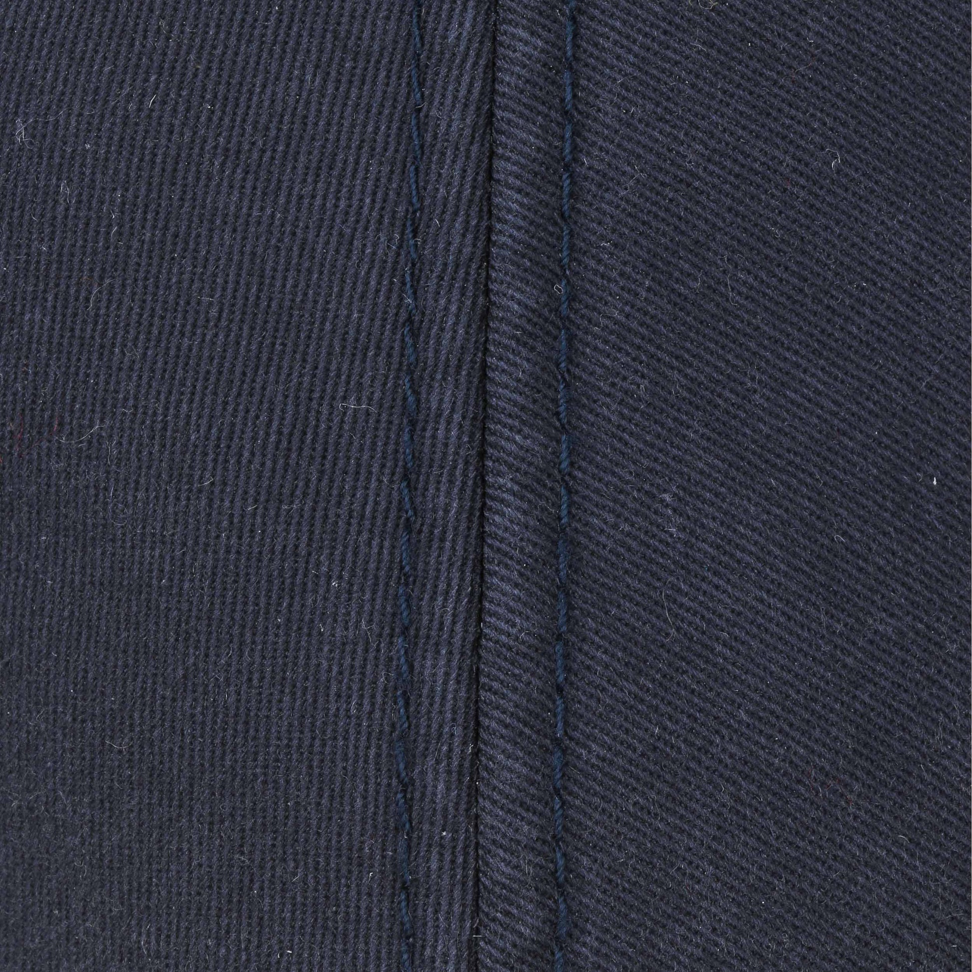 dunkelblau