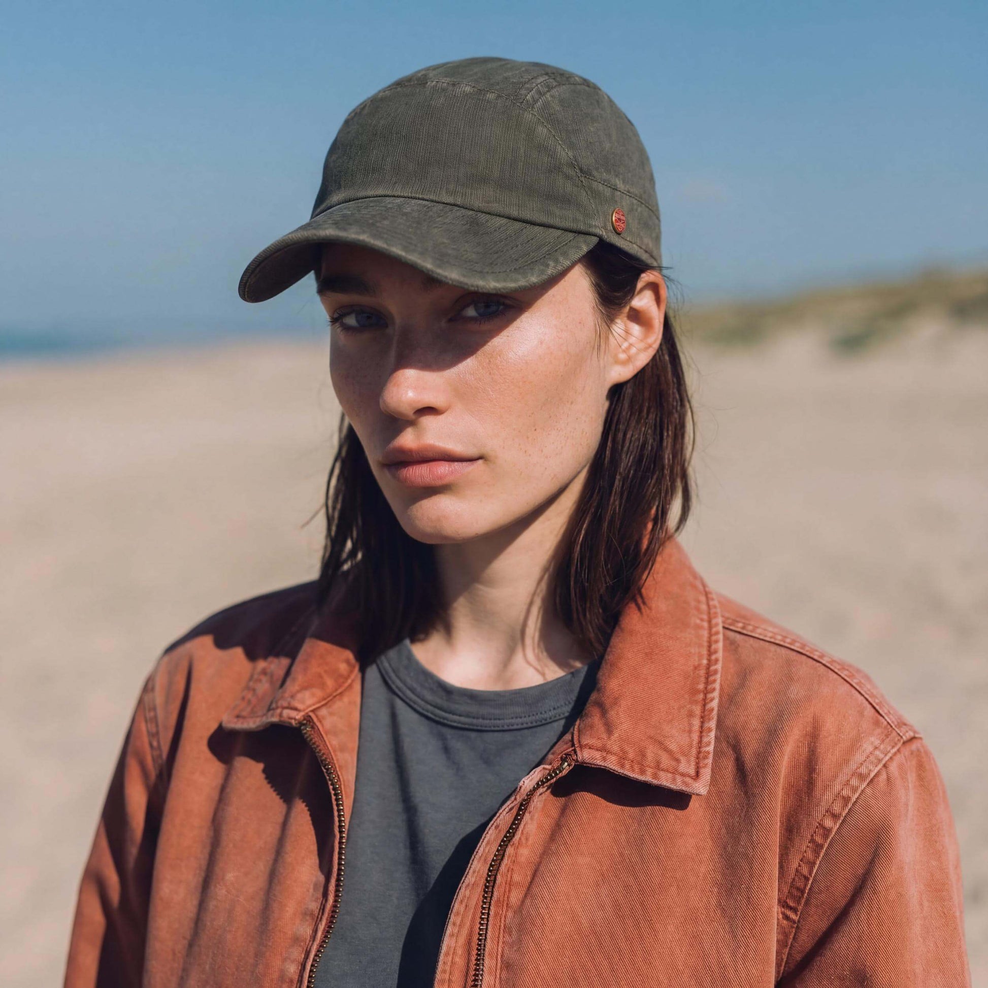 oliv (female-model Jessica Paulic)