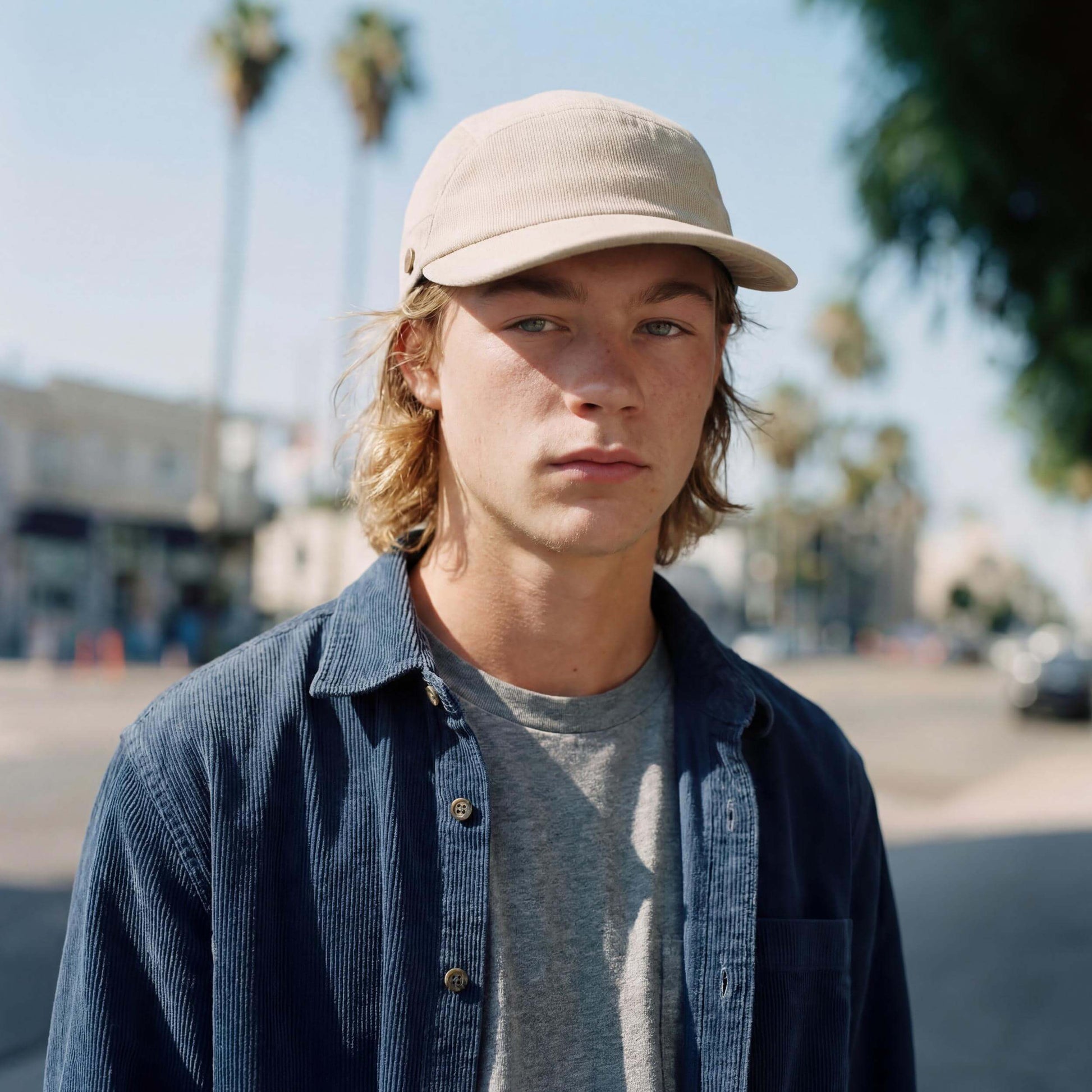 hellbeige (male-model James Lavender)