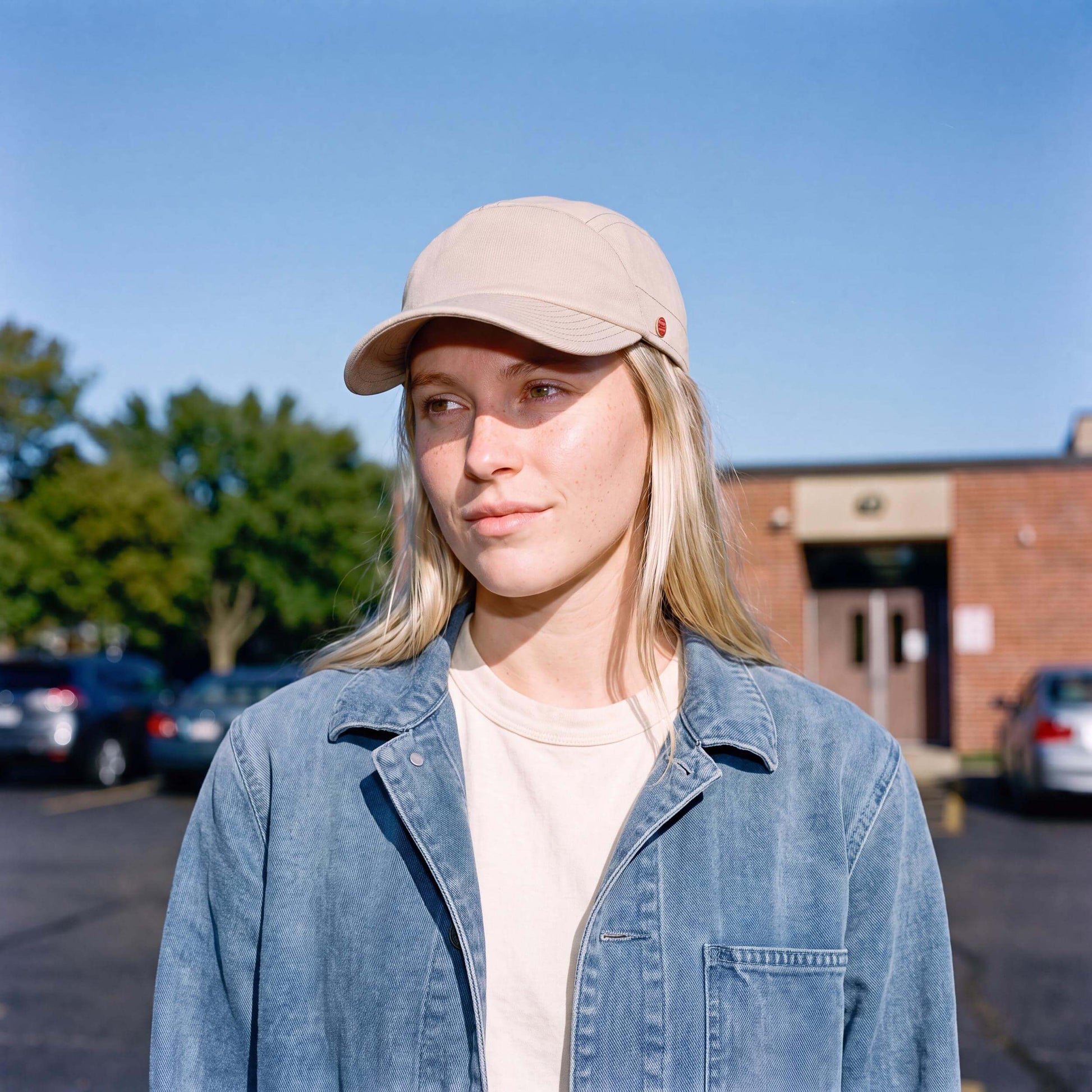 hellbeige (female-model)