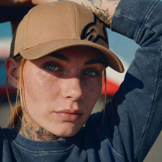 beige-schwarz (female-model Alexis Newman)