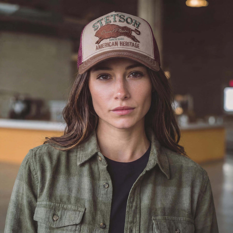 bordeaux (female-model Monique Iverson)