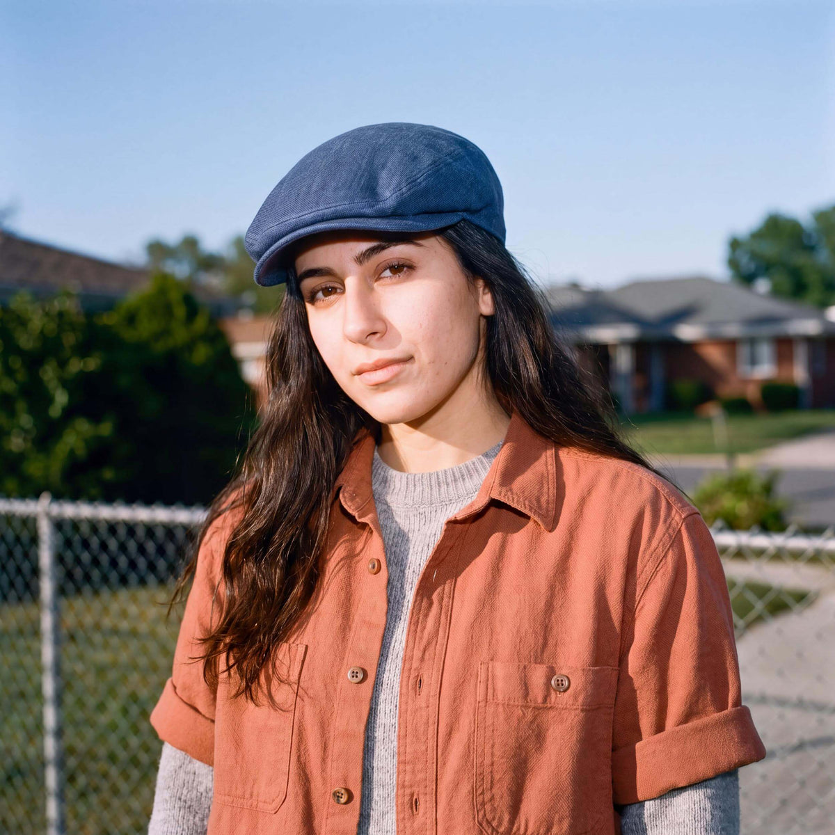 blau (female-model)