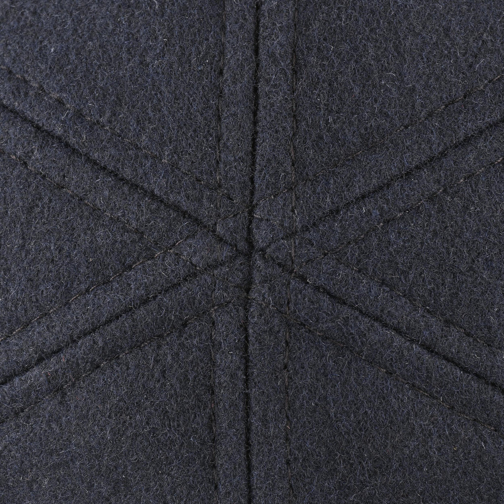dunkelblau