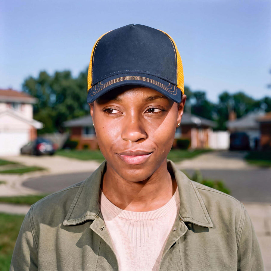gelb (female-model)