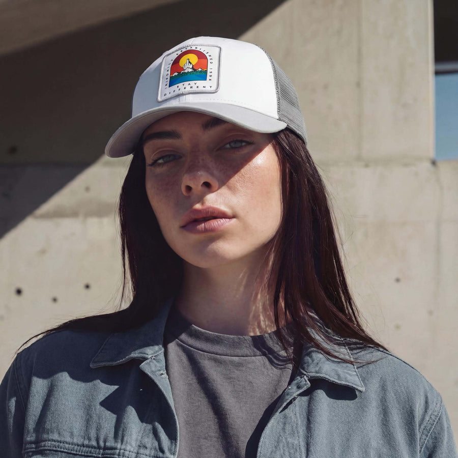 grau (female-model Hazel Bourne)