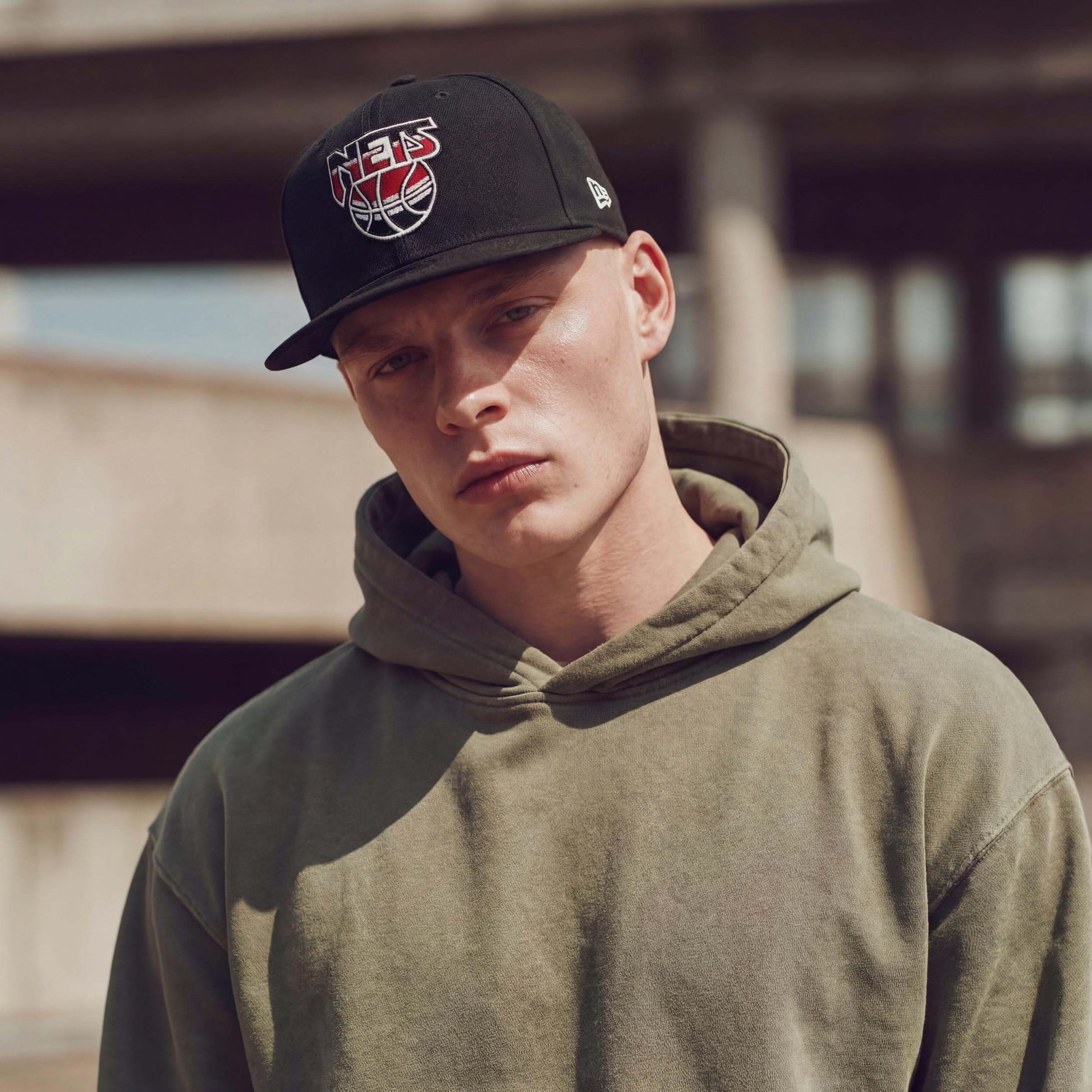 schwarz (male-model Luke Fermer)