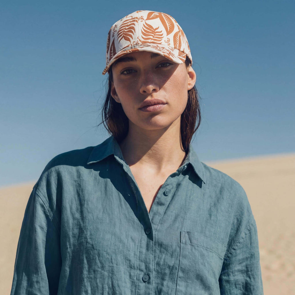 hellbeige (female-model Alexis Newman)