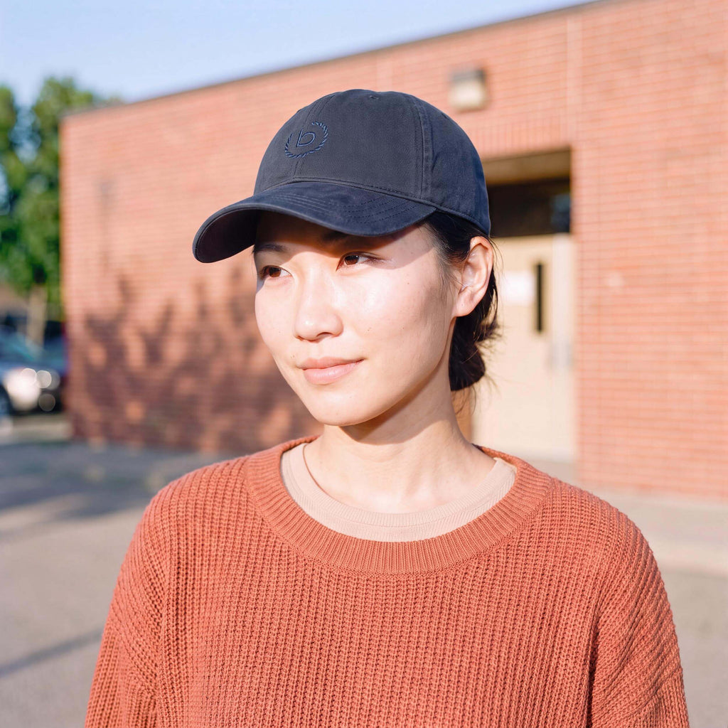blau (female-model)