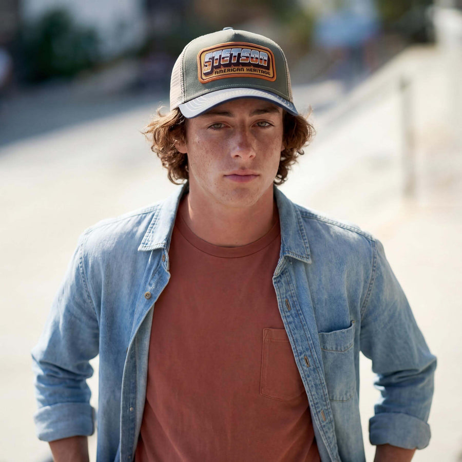 oliv (male-model Oswald Bloom)
