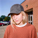 grau (female-model)