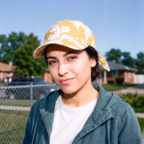 gelb (female-model)