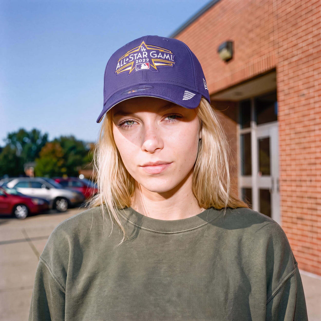 blau (female-model)