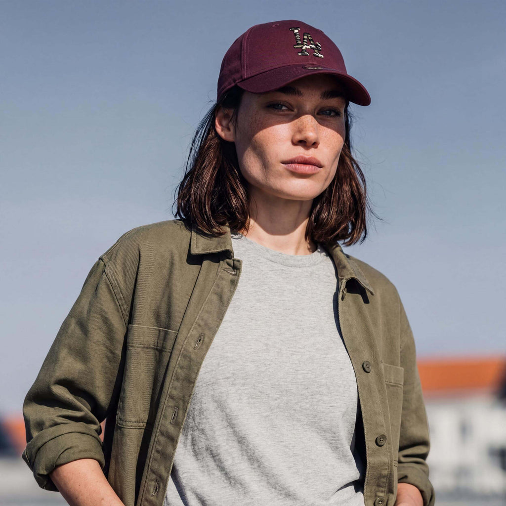 pflaume (female-model Ricci Amber)