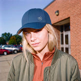 blau (female-model)