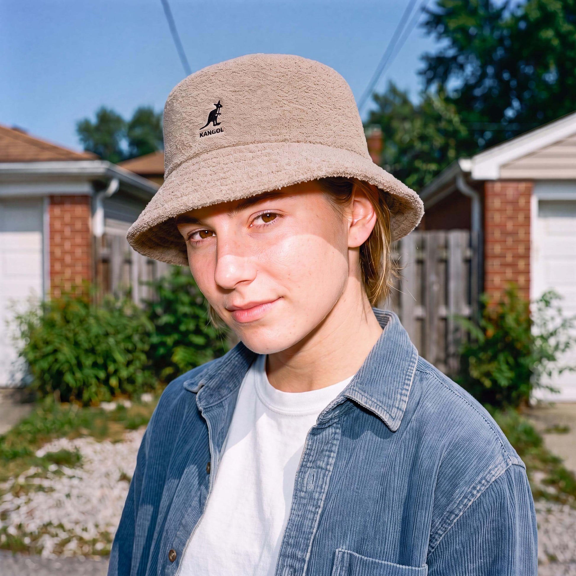taupe (female-model)