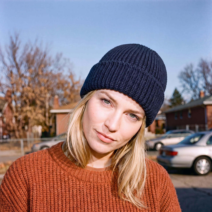dunkelblau (female-model)