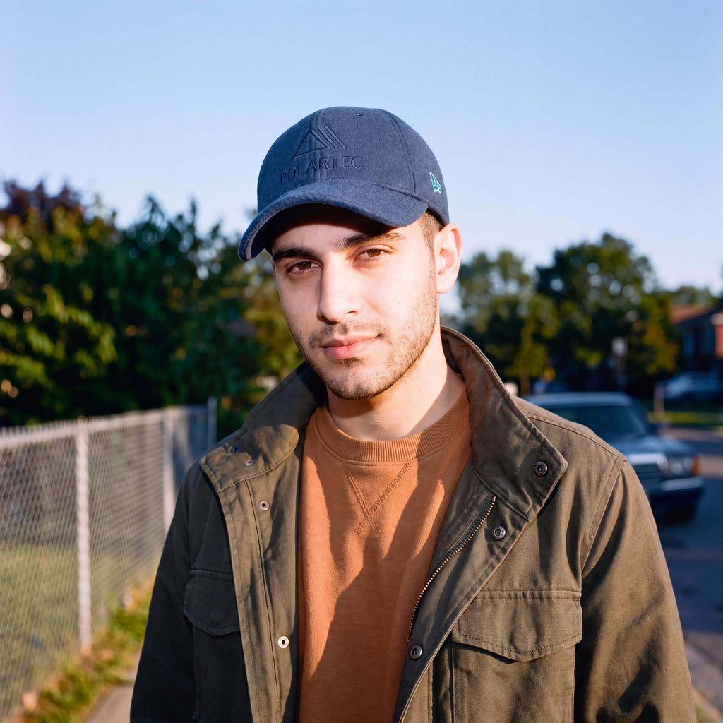 dunkelblau (male-model)