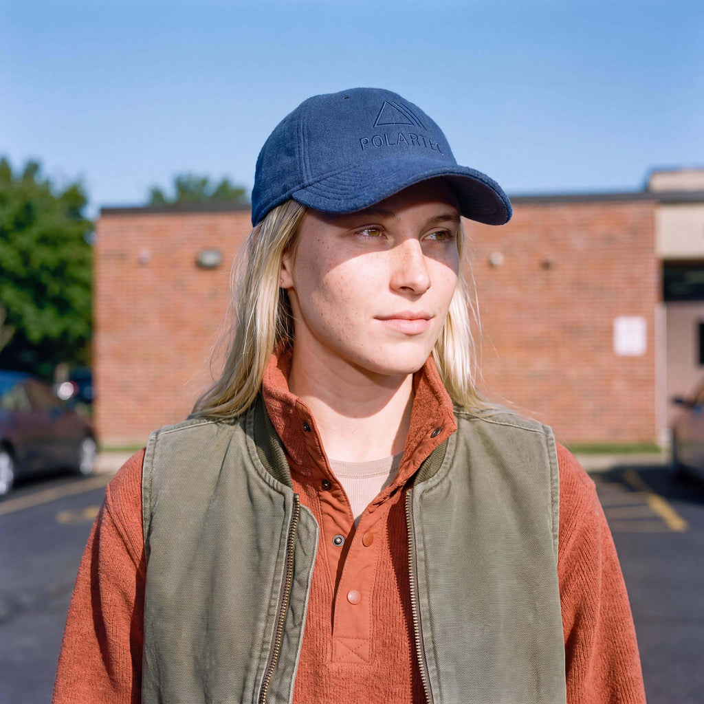 dunkelblau (female-model)