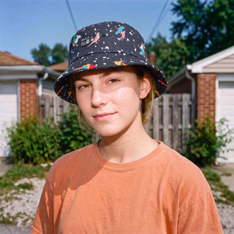 schwarz (female-model)