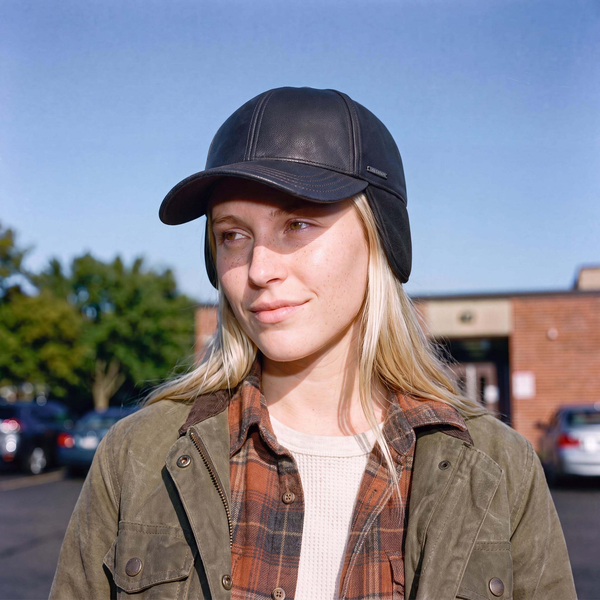 schwarz (female-model)