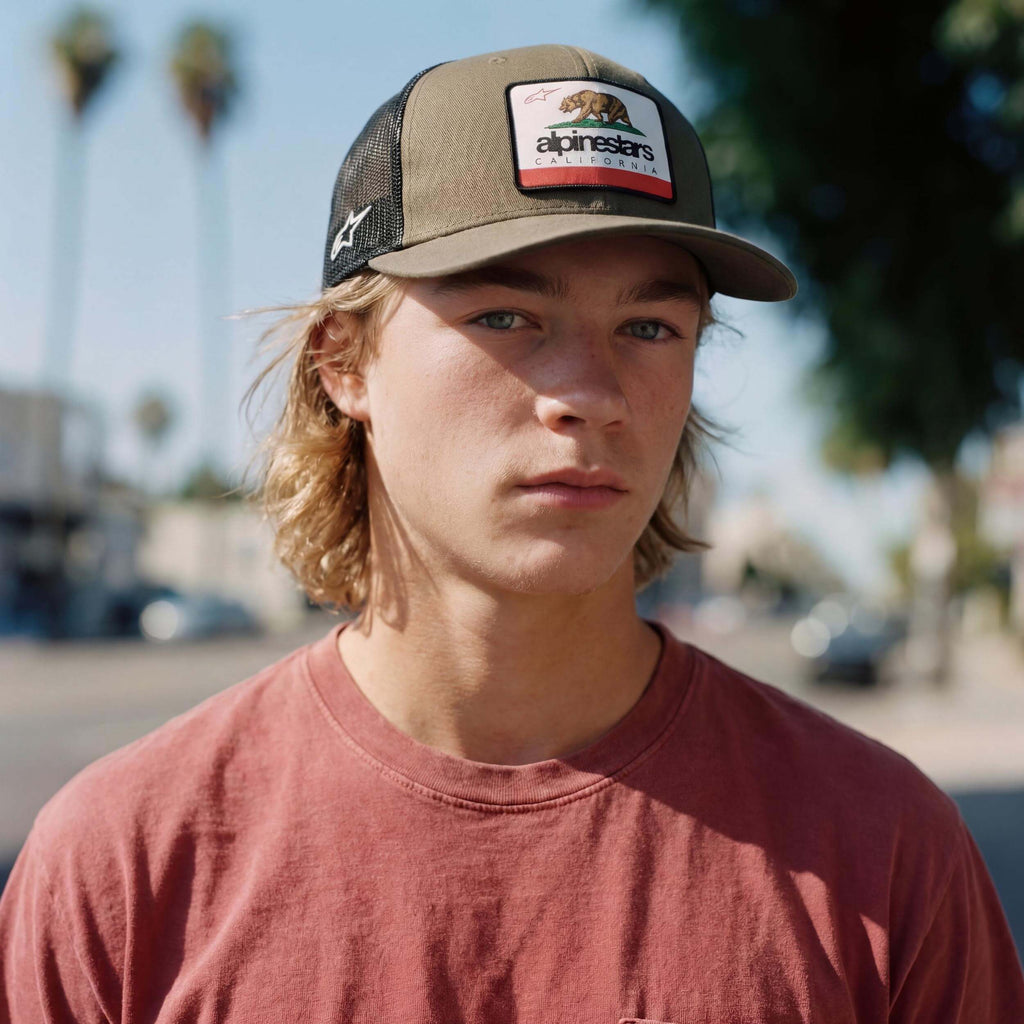 olive (male model Oswald Bloom)