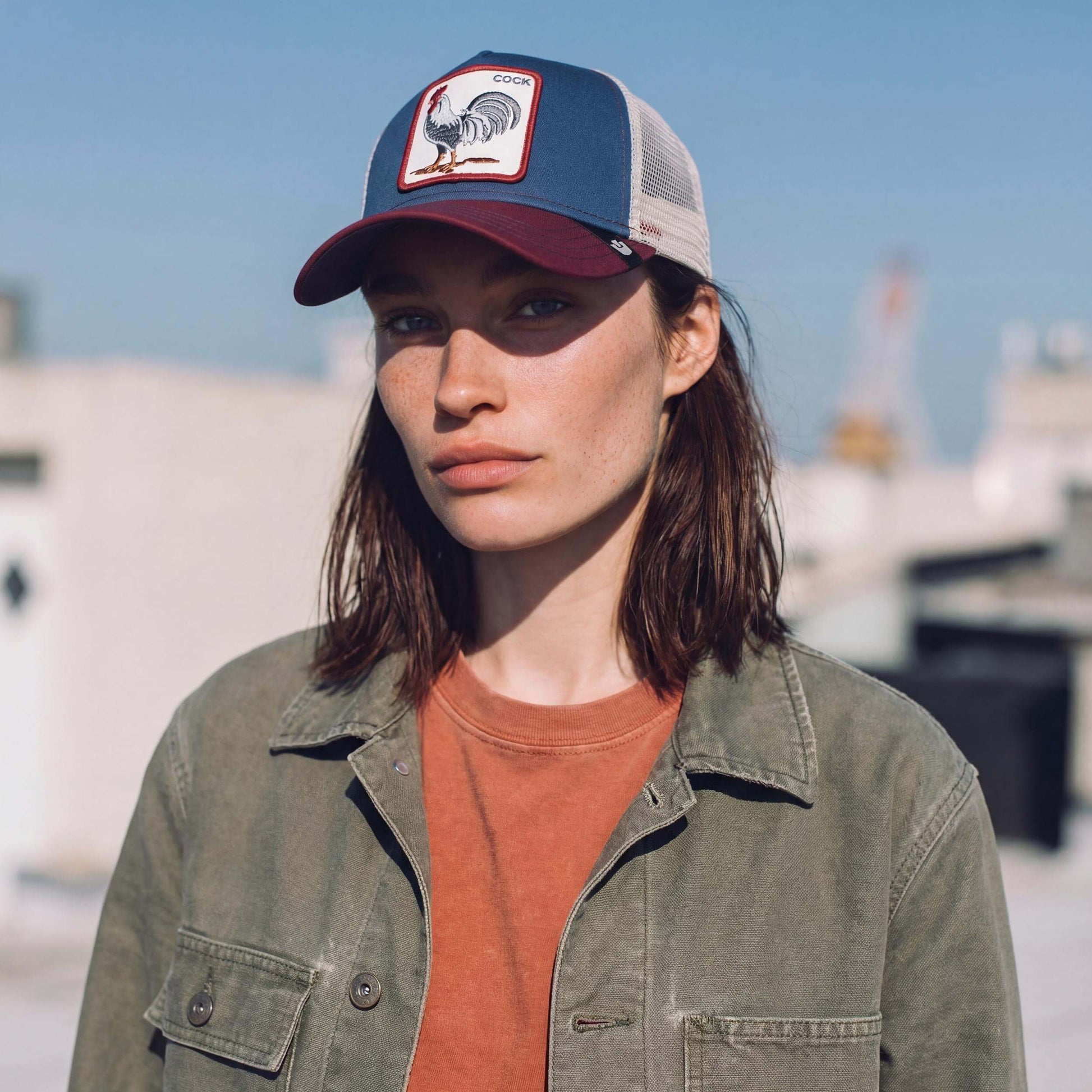 dunkelblau (female-model Sabrina Sanchez)