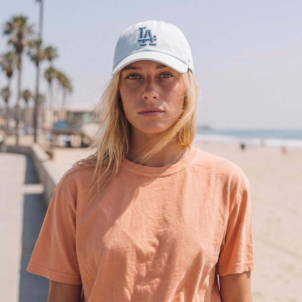 hellblau (female-model)