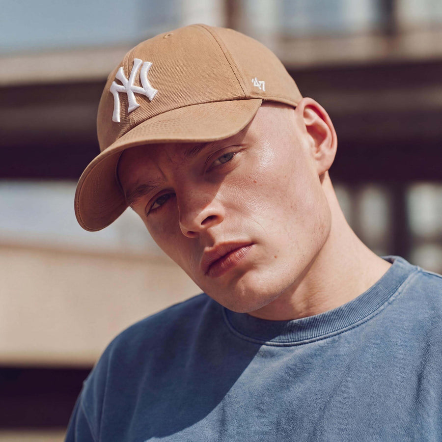 beige foncé (modèle masculin Justin Mappex)