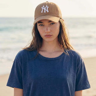 dunkelbeige (female-model Sabrina Sanchez)