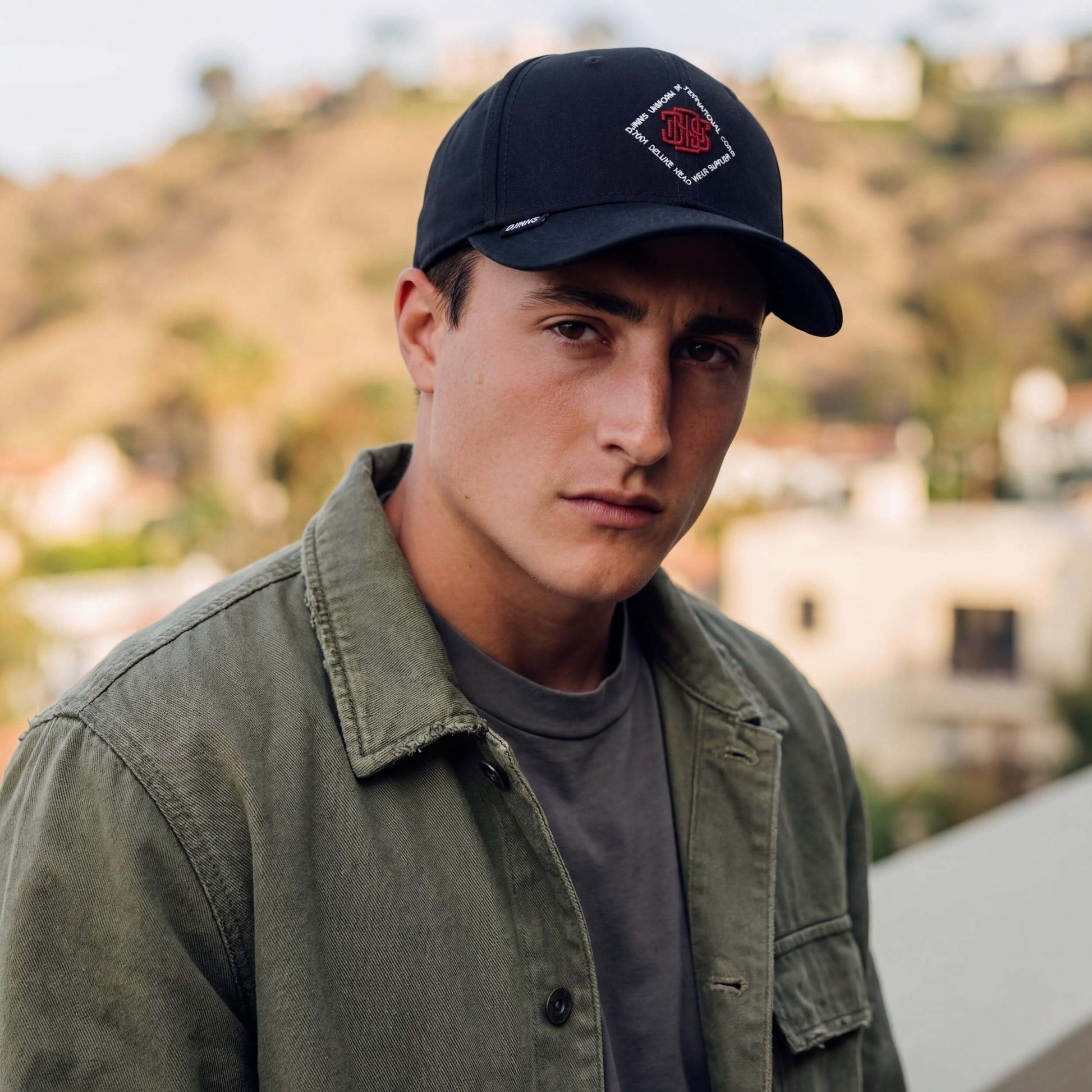 schwarz (male-model James Lavender)