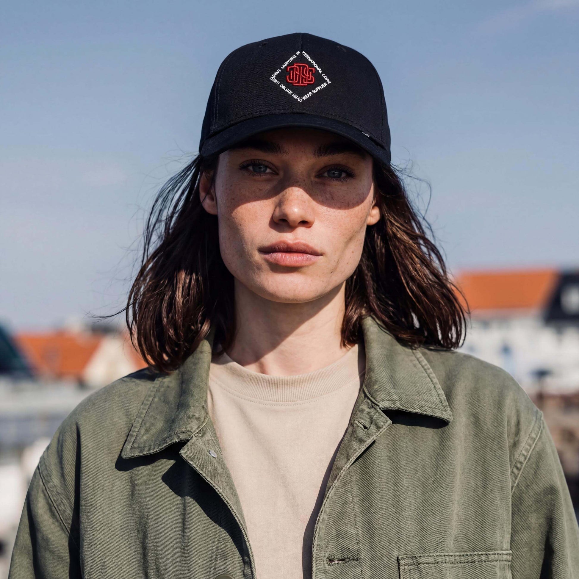 schwarz (female-model Ricci Amber)