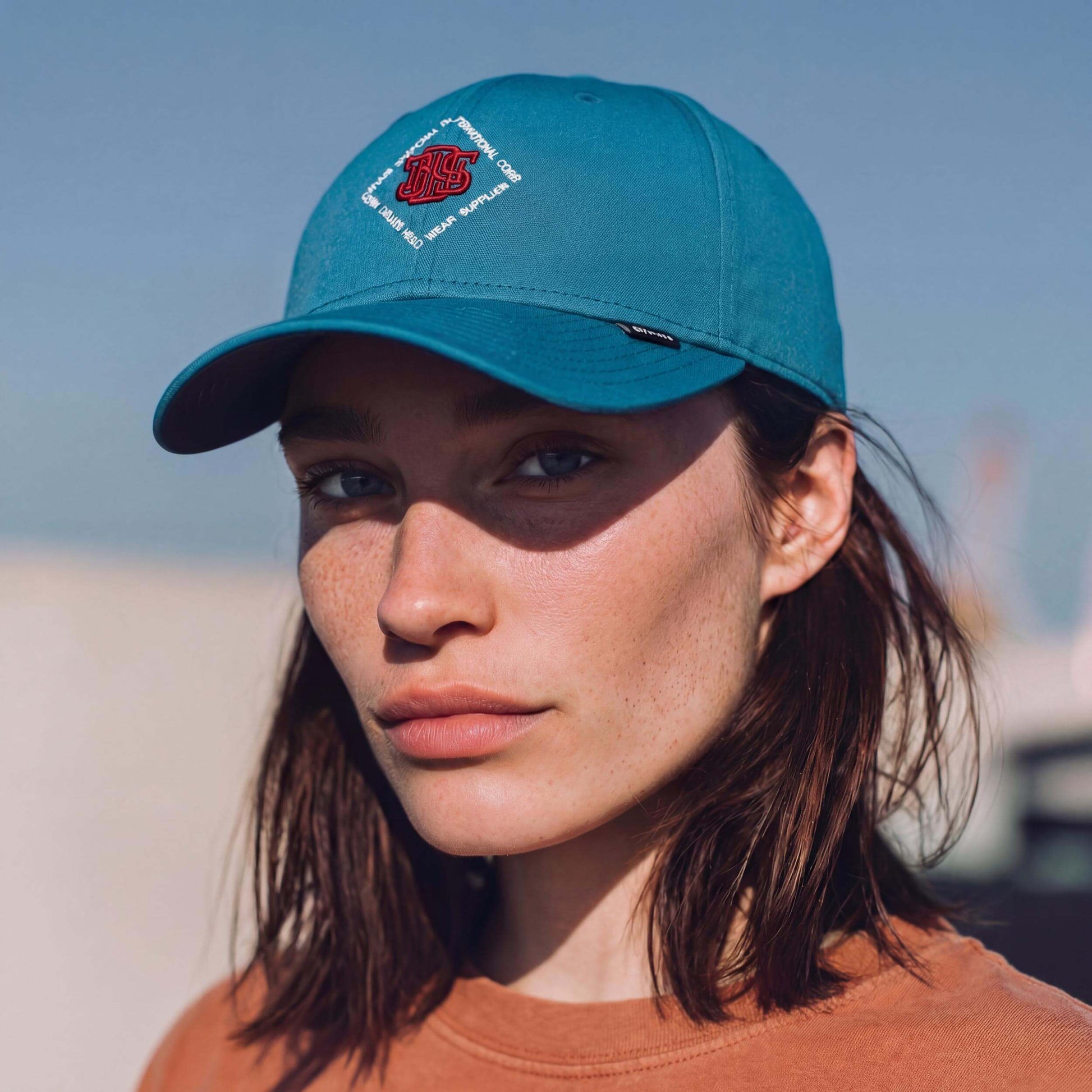 royalblau (female-model Natalie Polino)