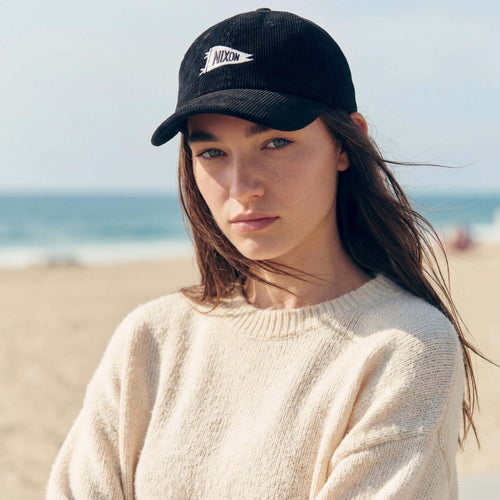 schwarz (female-model Annabel Oharra)