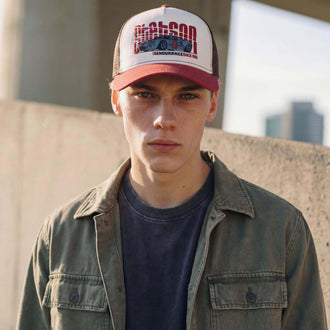 rood (mannelijk model Carl Sanchez)