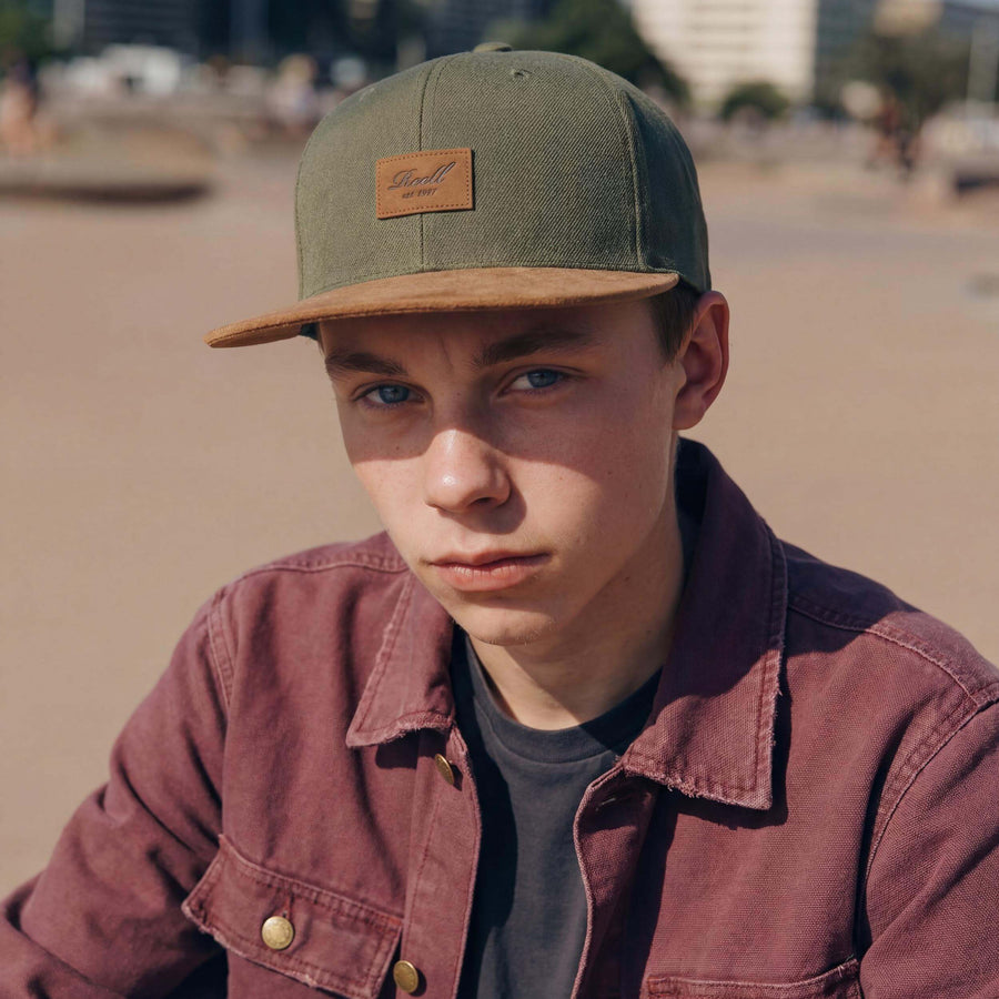 oliv (male-model Oswald Bloom)