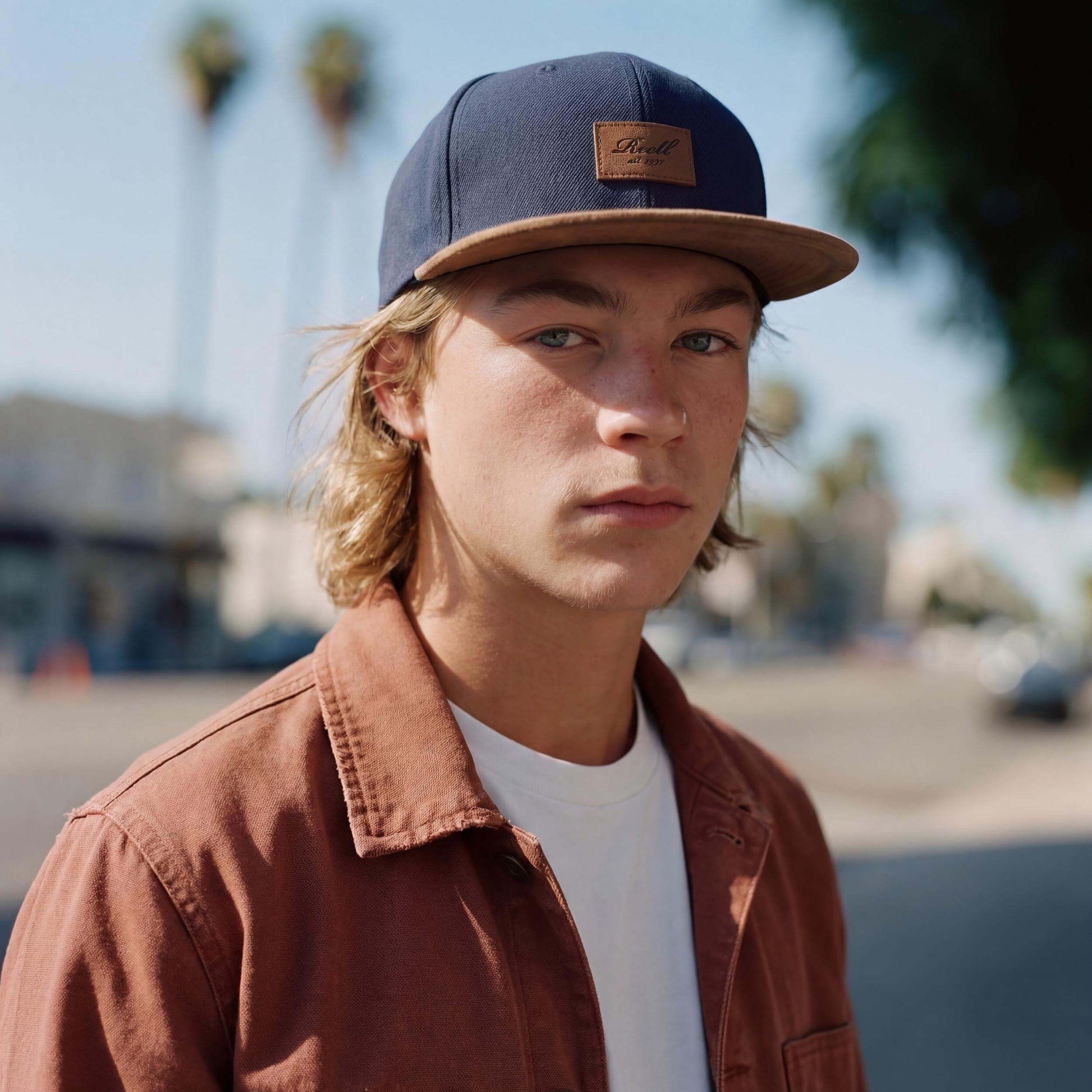 dunkelblau (male-model Roger Yard)