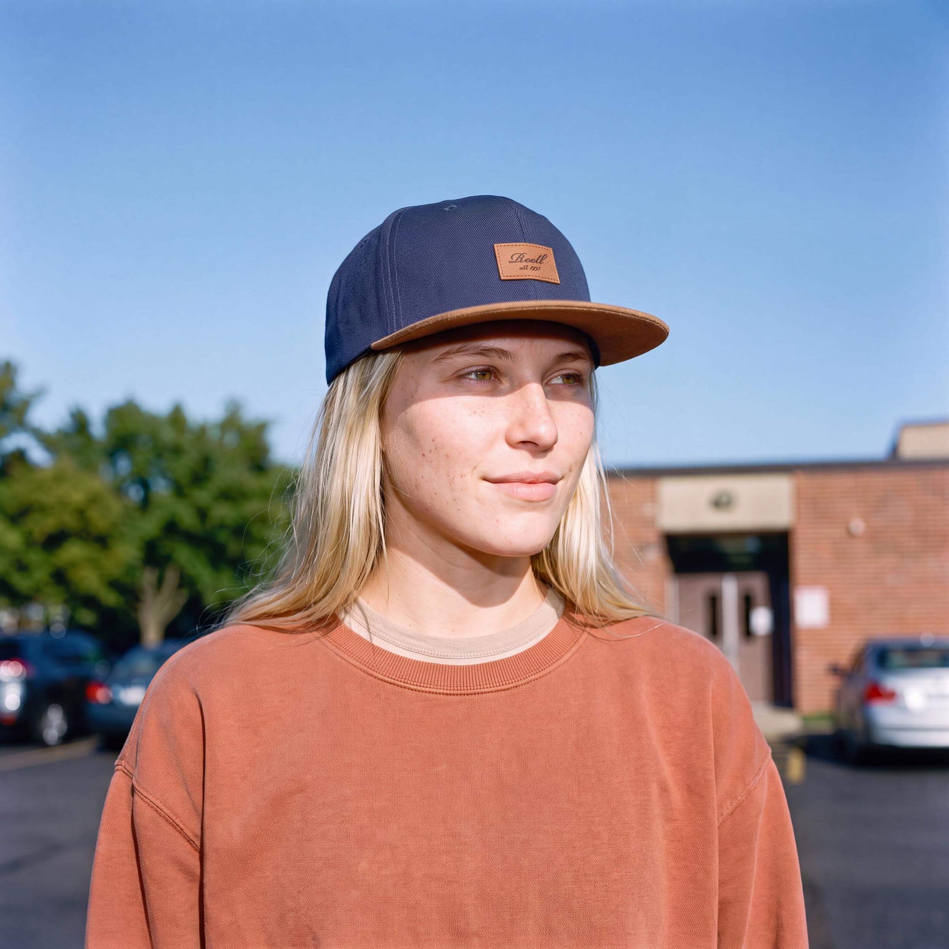 dunkelblau (female-model)