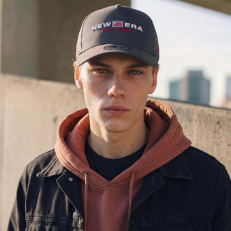 donkergrijs (mannelijk model Tony Cenic)