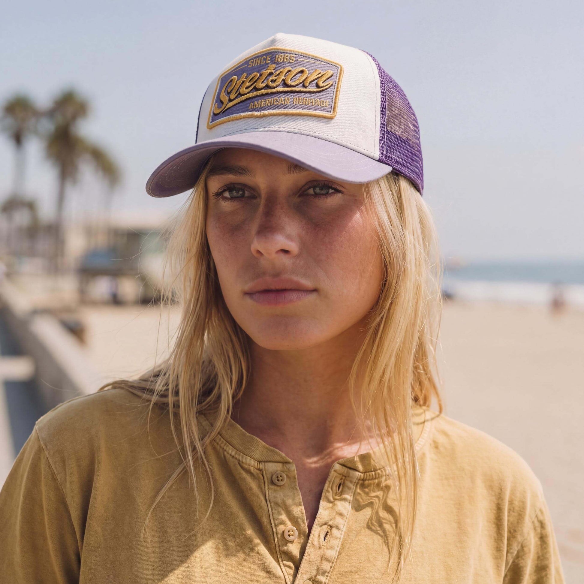 lila (female-model Bec Rabanne)